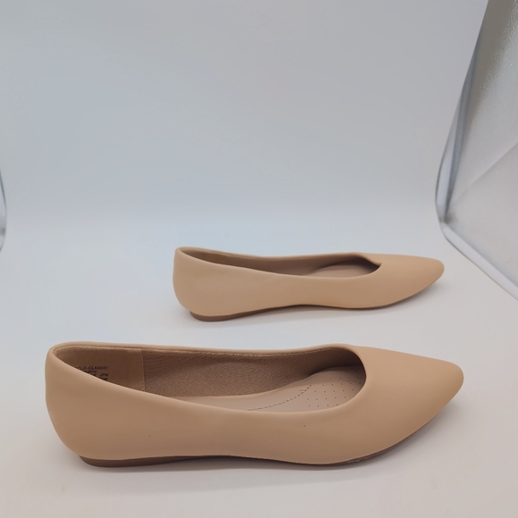 Elegant Peach/ Tan Women's Flats Dream Pairs Sz 10 - Picture 6 of 8